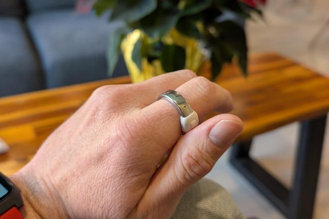 30元的一次性智能戒指不卷健康监测元老级智能手表玩家跨界！发了个5(图4)